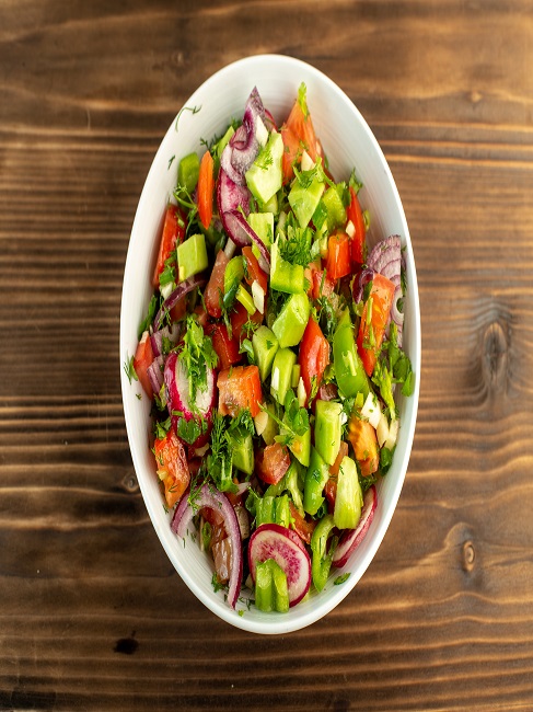 Kuzu Şiş Salata