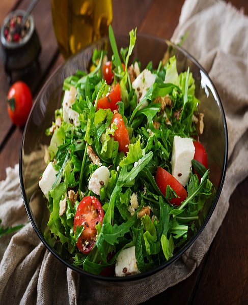 Kuzu Şiş Salata